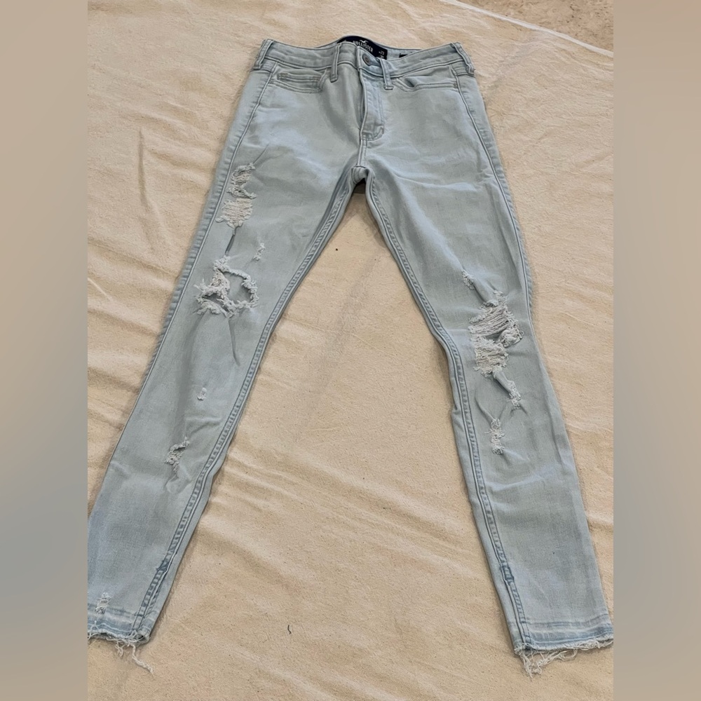 Hollister ripped jeans for women. Size 00R